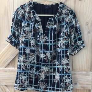 Kaari Blue floral print blouse .size L